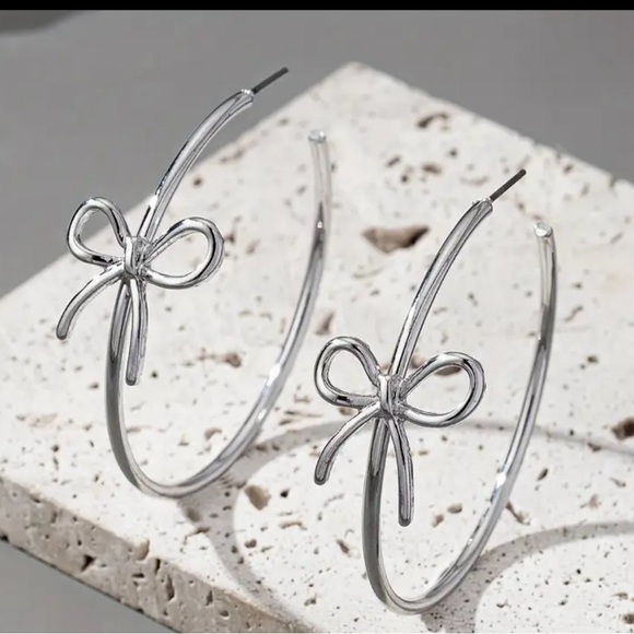 Elegant Silver Bow Hoop Earrings - Picture 2 of 2